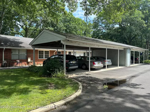 Lakewood, NJ 08701,86 Dorchester Drive