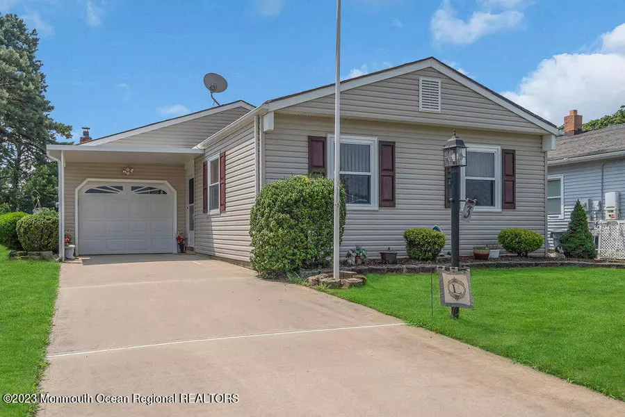 3 Saint Clande Way, Toms River, NJ 08757