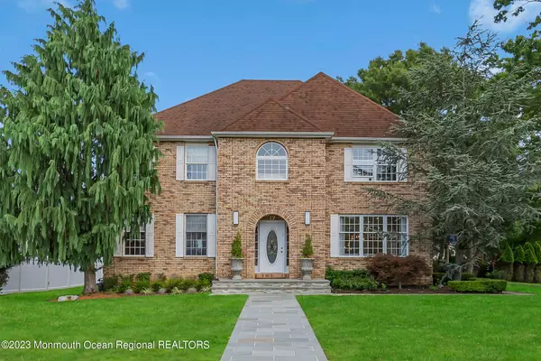 17 Georgetown Road, Eatontown, NJ 07724