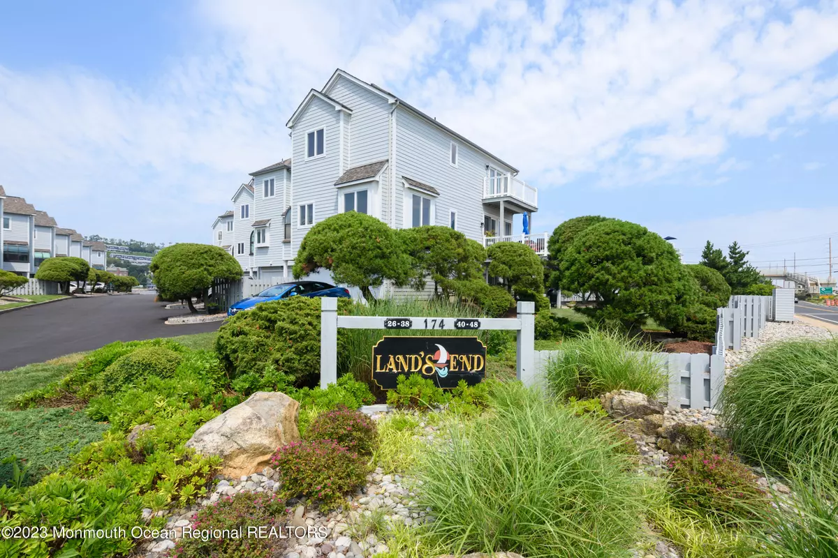 Sea Bright, NJ 07760,174 Ocean Avenue #40