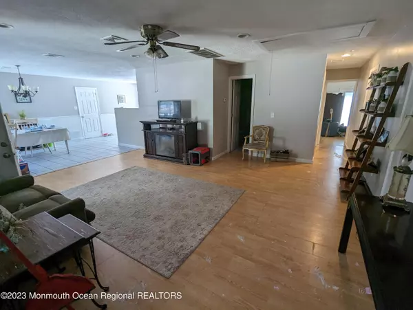 Lanoka Harbor, NJ 08734,103 Lawrence Drive