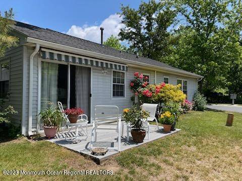 Freehold, NJ 07728,1 Kingston Close