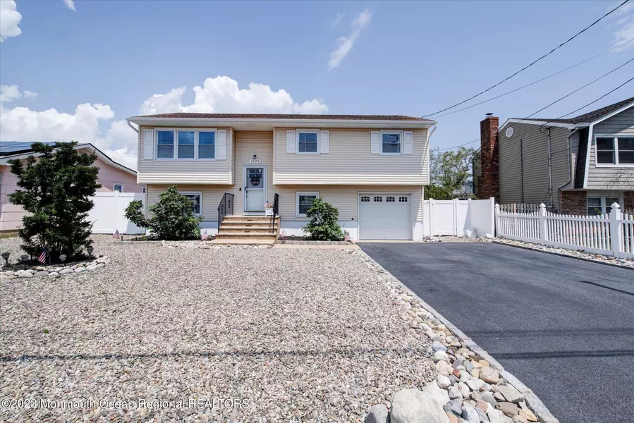 3428 Bergen Avenue, Toms River, NJ 08753