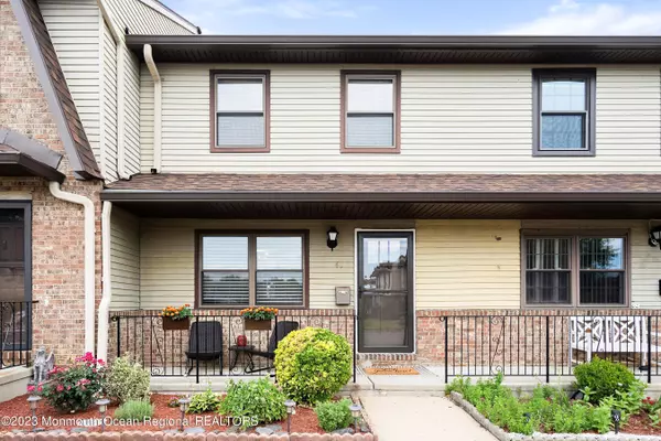 40 Village Green Way, Hazlet, NJ 07730