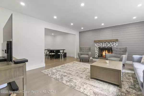 Little Silver, NJ 07739,93 Rumson Road