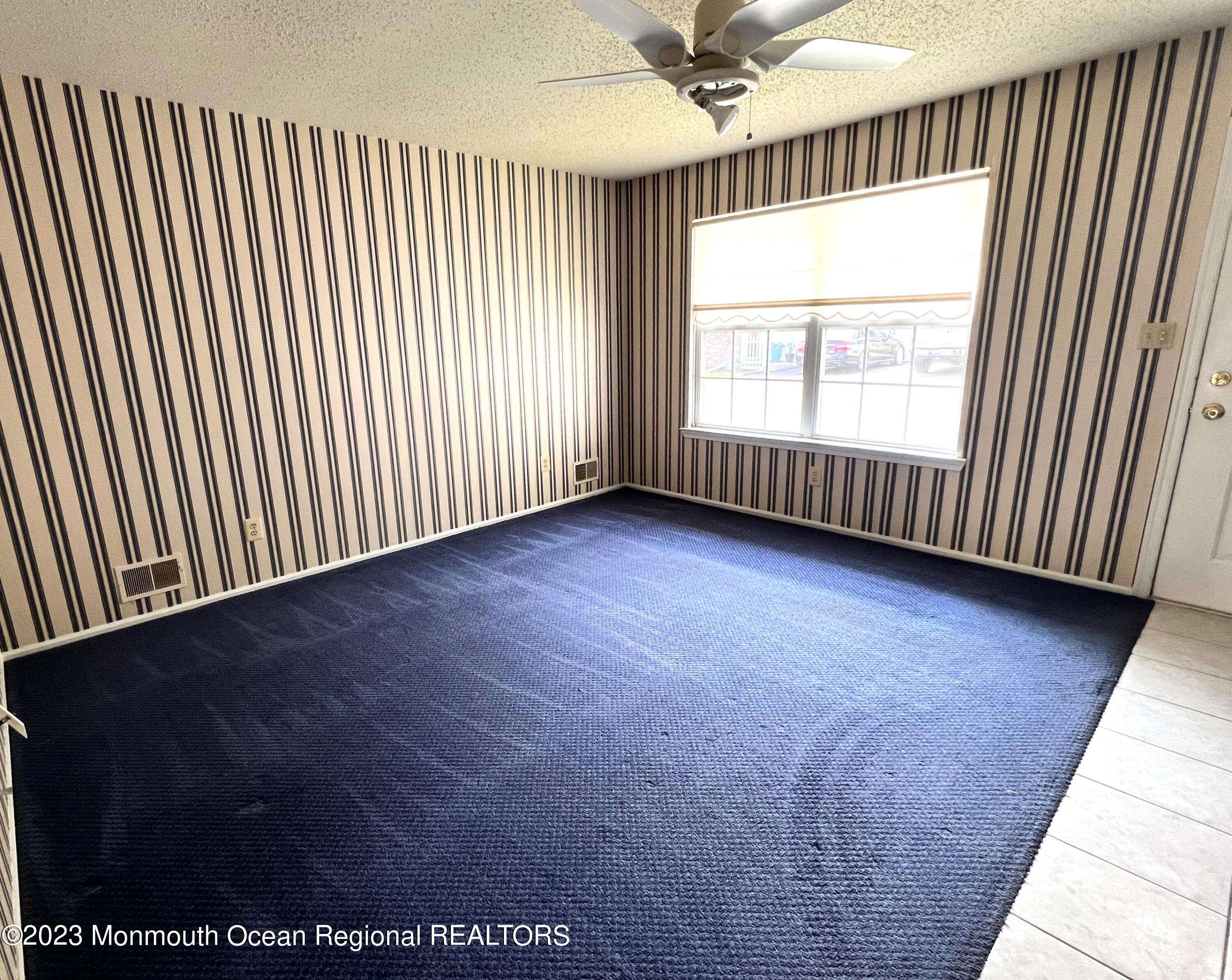 Freehold, NJ 07728,77 Farnworth Close
