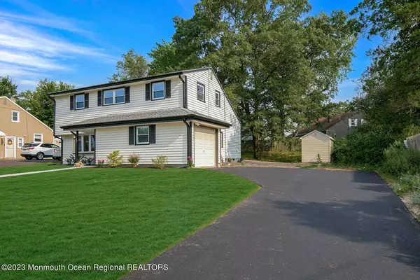 Hazlet, NJ 07730,11 Mallard Street