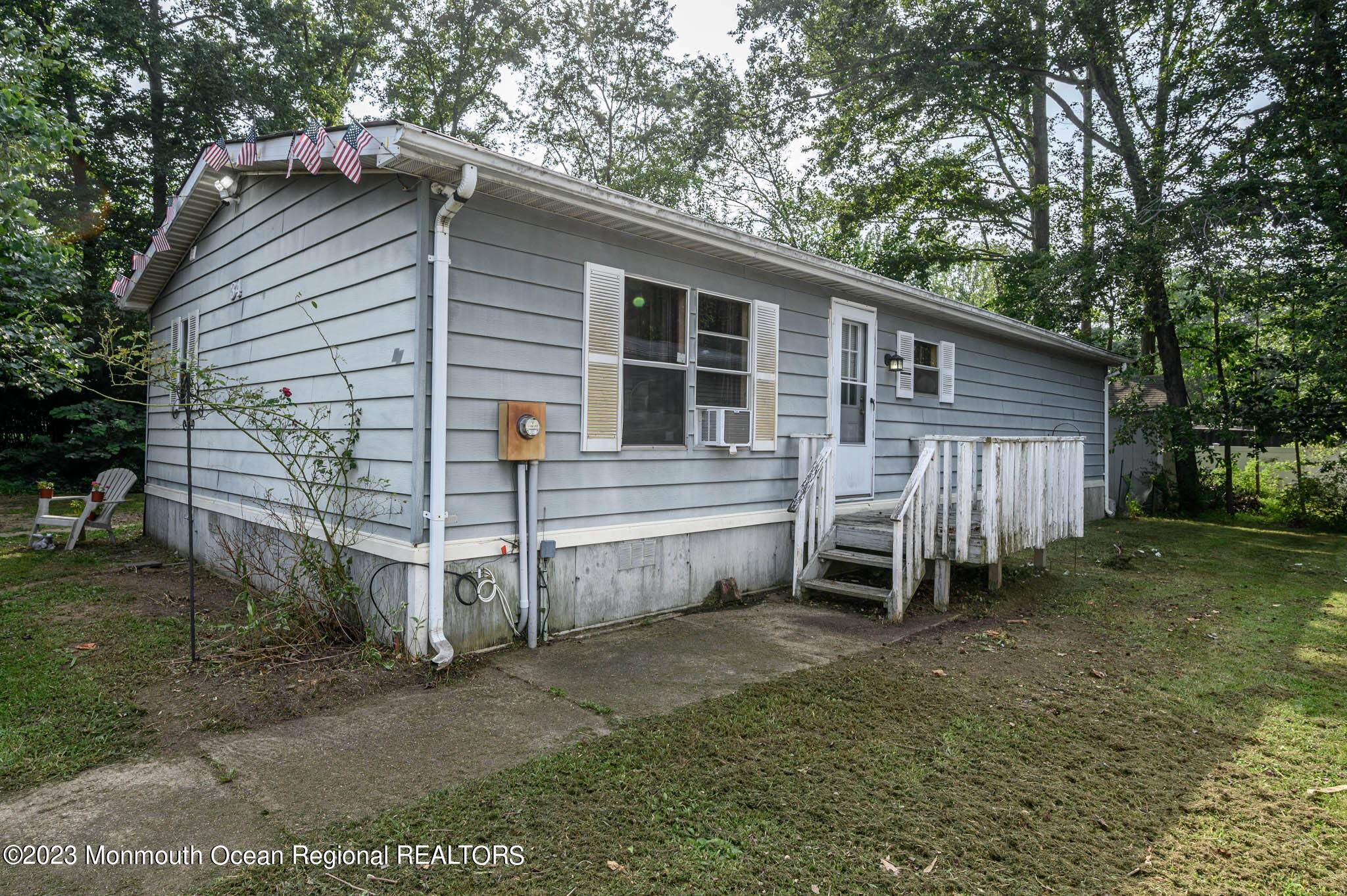 34 Forest Drive, Manalapan, NJ 07726