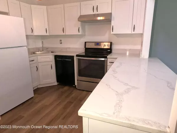 Red Bank, NJ 07701,124 Manchester Court