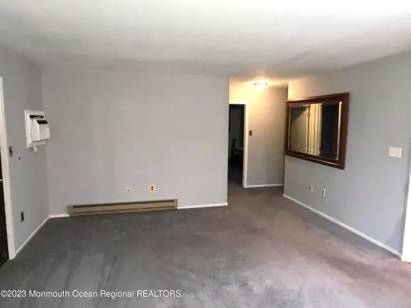 Red Bank, NJ 07701,124 Manchester Court