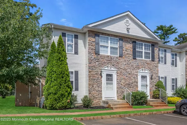 Lakewood, NJ 08701,61 Aspen Court