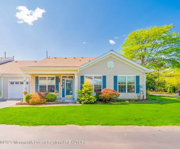 78 Jadelawns Drive, Lakewood, NJ 08701