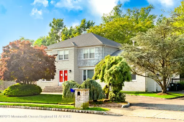 27 Marigold Lane, Marlboro, NJ 07746