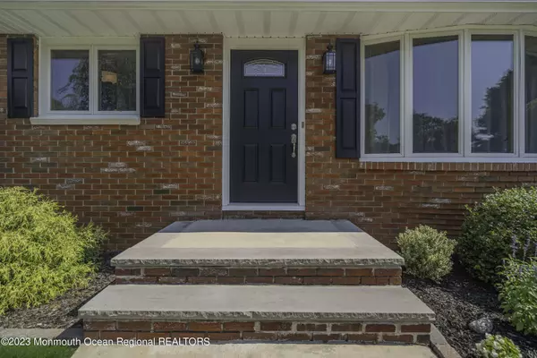 9 Delmore Road, Freehold, NJ 07728