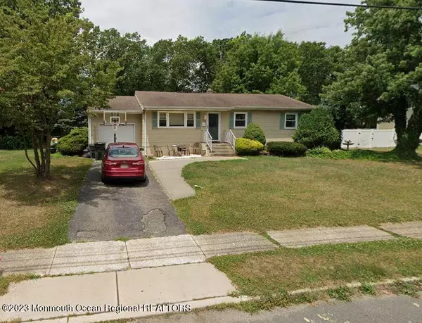 22 Southport Drive, Howell, NJ 07731