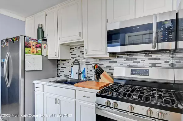 Cliffwood Beach, NJ 07735,836 N Concourse