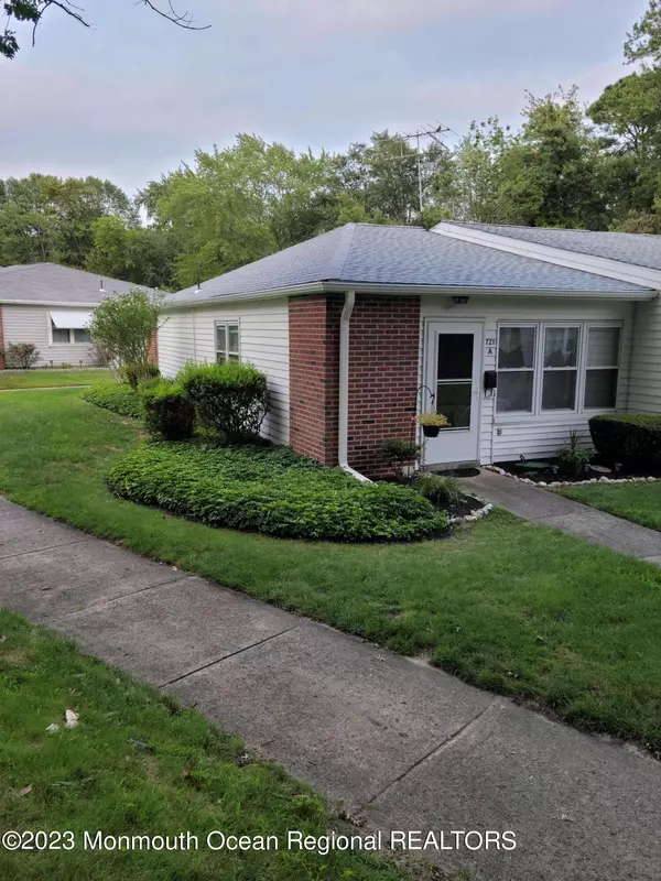 Lakewood, NJ 08701,721 Buckingham Drive