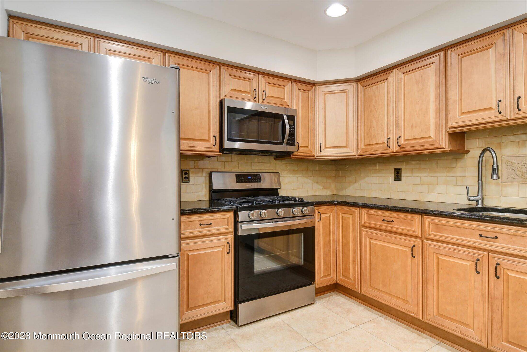 Aberdeen, NJ 07747,84 Bradford Court