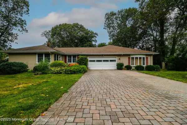 892 Briar Avenue, Toms River, NJ 08753