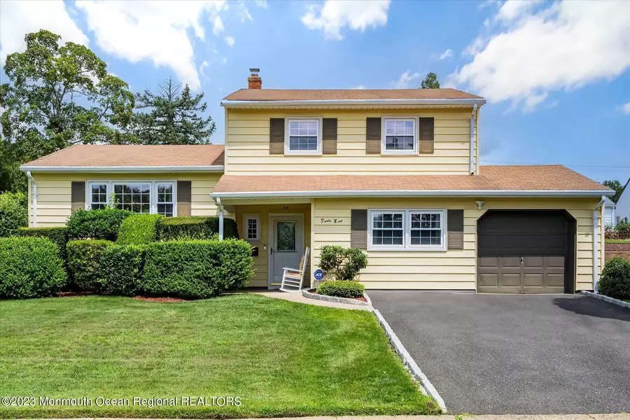 49 Fanwood Drive, Sayreville, NJ 08872