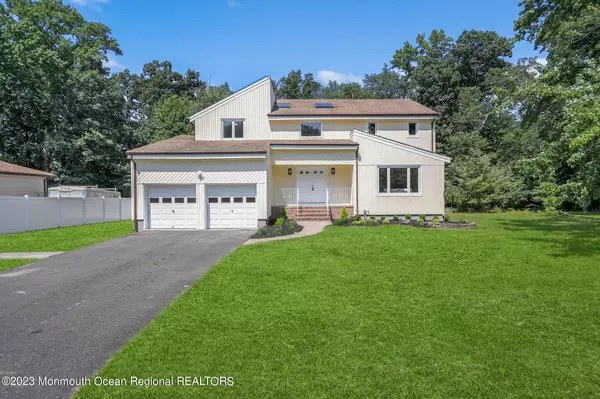 2 Thomas Drive, Manalapan, NJ 07726