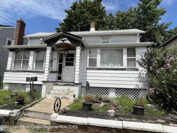 Keyport, NJ 07735,40 Oak Street