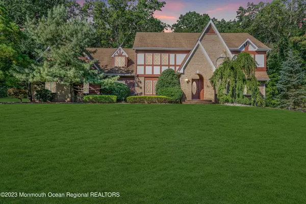 23 Cloverhill Lane, Freehold, NJ 07728