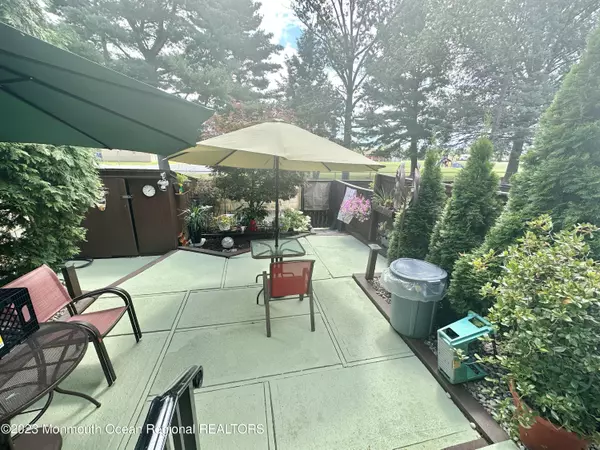 East Windsor, NJ 08520,94 Danbury Court