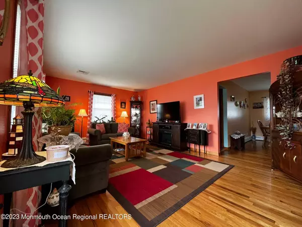 South Amboy, NJ 08879,382 Division Street