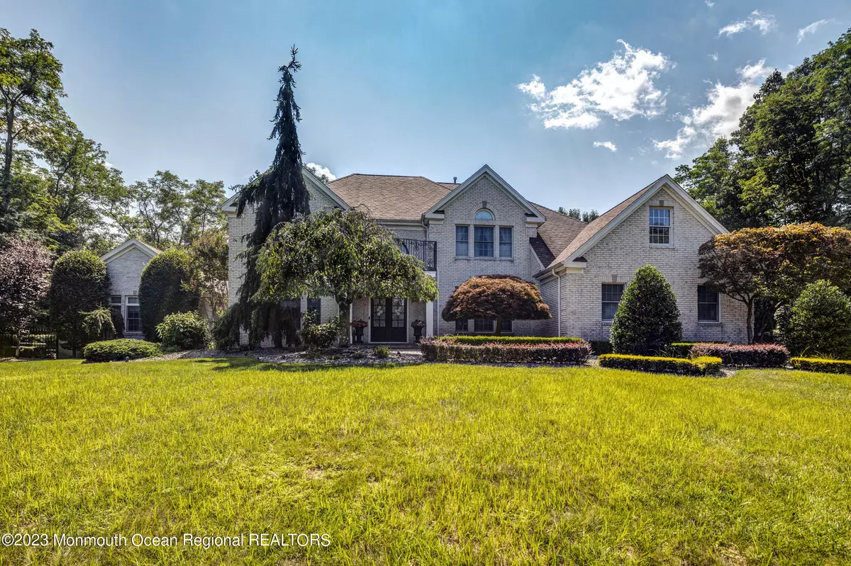 Holmdel, NJ 07733,5 Empress Drive