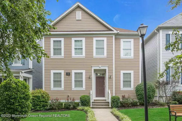 19 Goldcrest Drive, Lakewood, NJ 08701