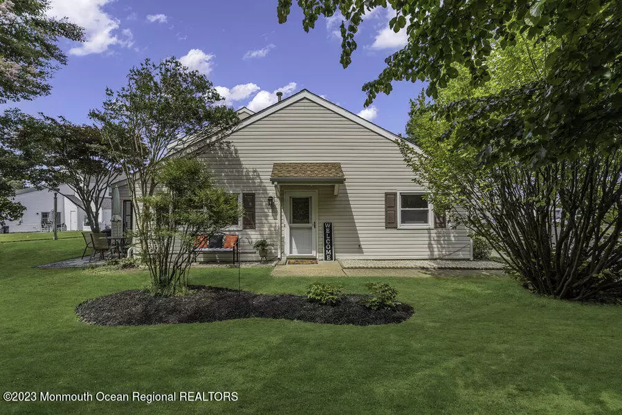 32 Gibraltar Court, Barnegat, NJ 08005