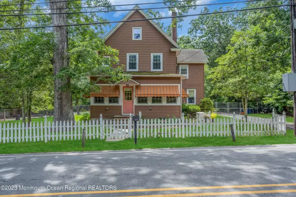 Lanoka Harbor, NJ 08734,7 Bay Way