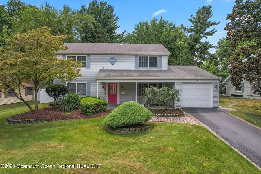 35 Irongate Lane, Aberdeen, NJ 07747