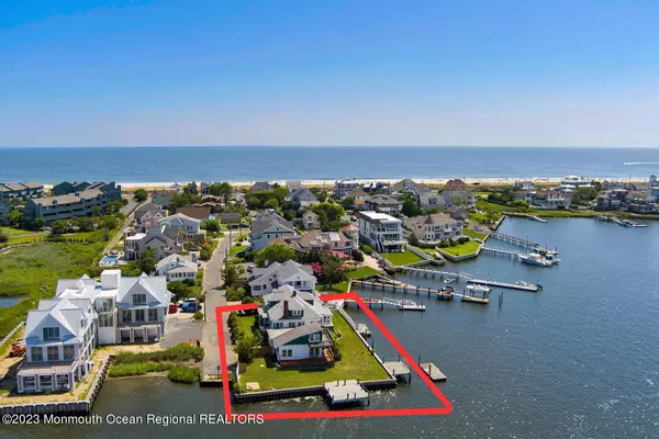 18 Riverview Road, Monmouth Beach, NJ 07750