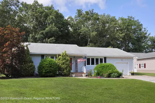 422 Lake Barnegat Drive N, Forked River, NJ 08731