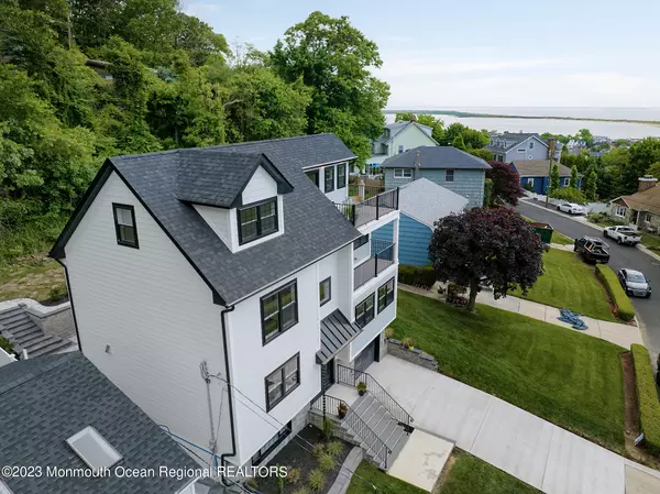 Highlands, NJ 07732,30 Bay Street