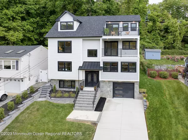 Highlands, NJ 07732,30 Bay Street