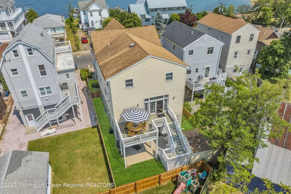 Highlands, NJ 07732,17 Shrewsbury Avenue