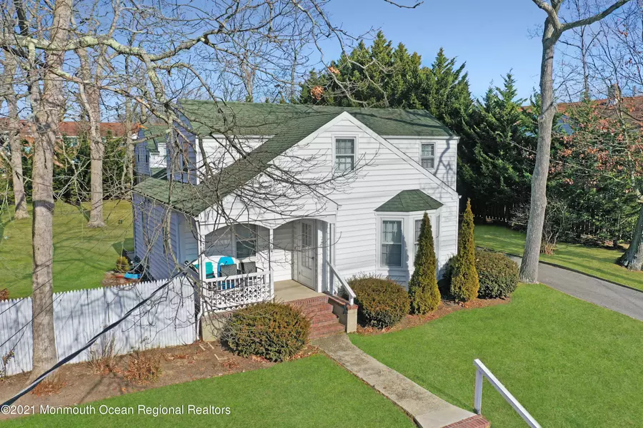 564 Monmouth Avenue, Spring Lake Heights, NJ 07762