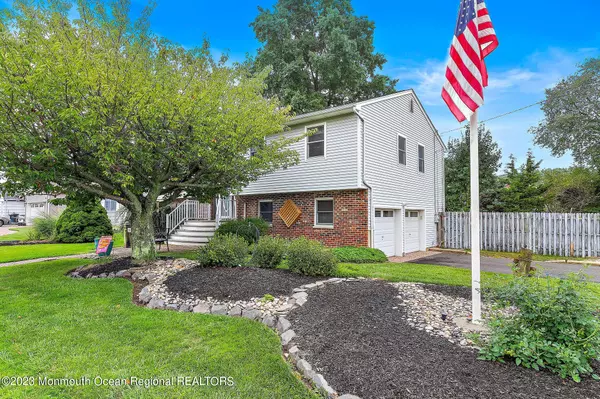 Monmouth Beach, NJ 07750,14 South Road