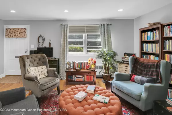 Red Bank, NJ 07701,90 Manor Drive