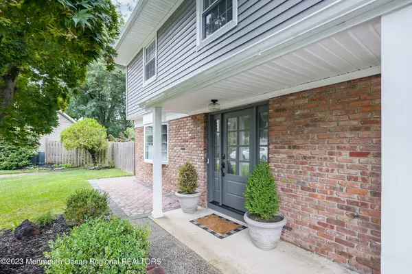 Morganville, NJ 07751,1 Sherbrooke Lane