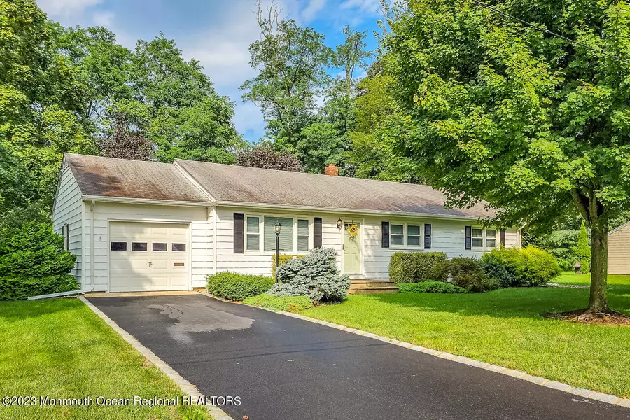 15 Parkway Place, Red Bank, NJ 07701