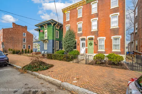 Burlington City, NJ 08016,313 E Union Street