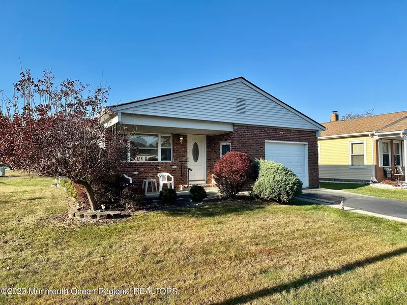 1 Panama Court, Toms River, NJ 08757