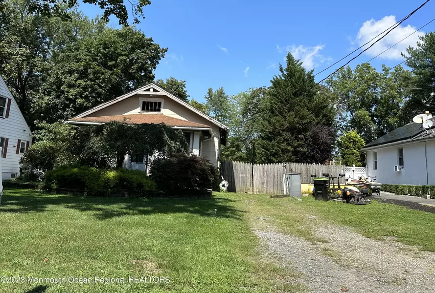 97 Stillwell Road, Holmdel, NJ 07733