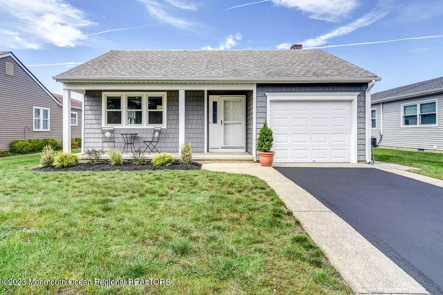 19 Haiti Court, Toms River, NJ 08757