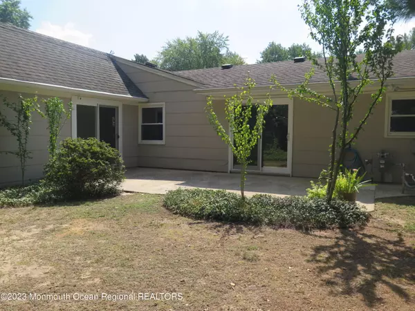 Aberdeen, NJ 07747,11 Imbrook Lane