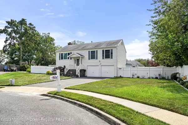 Toms River, NJ 08753,908 Revere Court